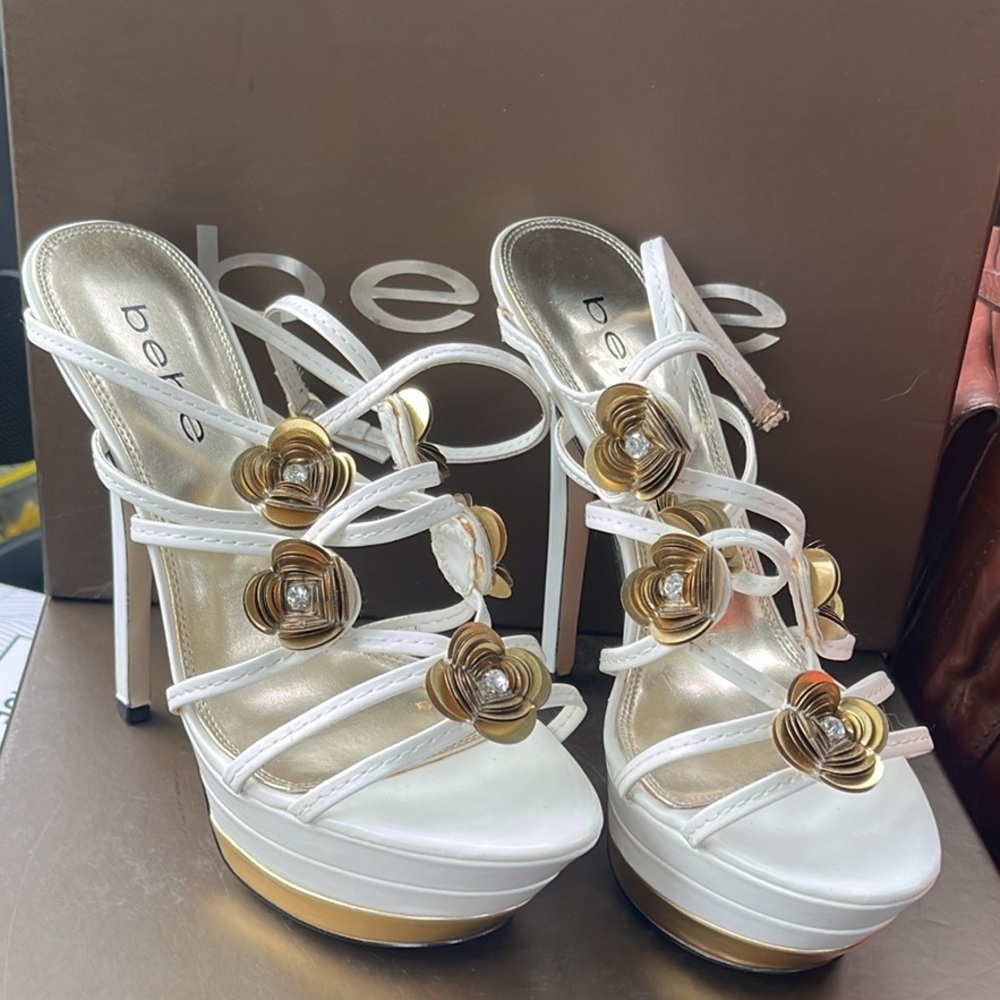 BEBE white and gold flower platform heels
